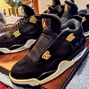 Jordan retro 4 royalty